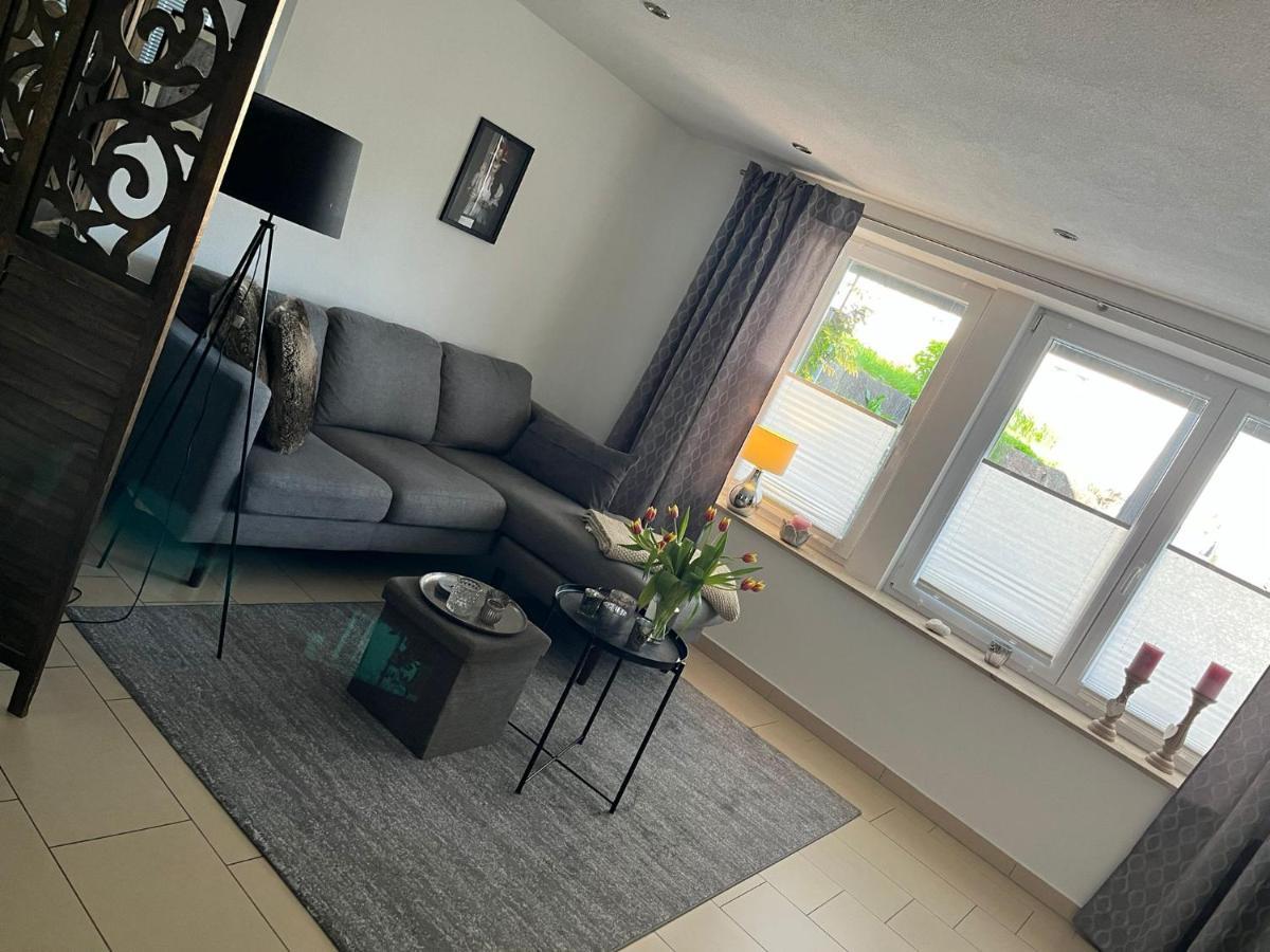 Schoene Ferienwohnung 2,5 Zimmer In Stadtnaehe Mit Eigenem Hofgarten Balingen Exterior foto