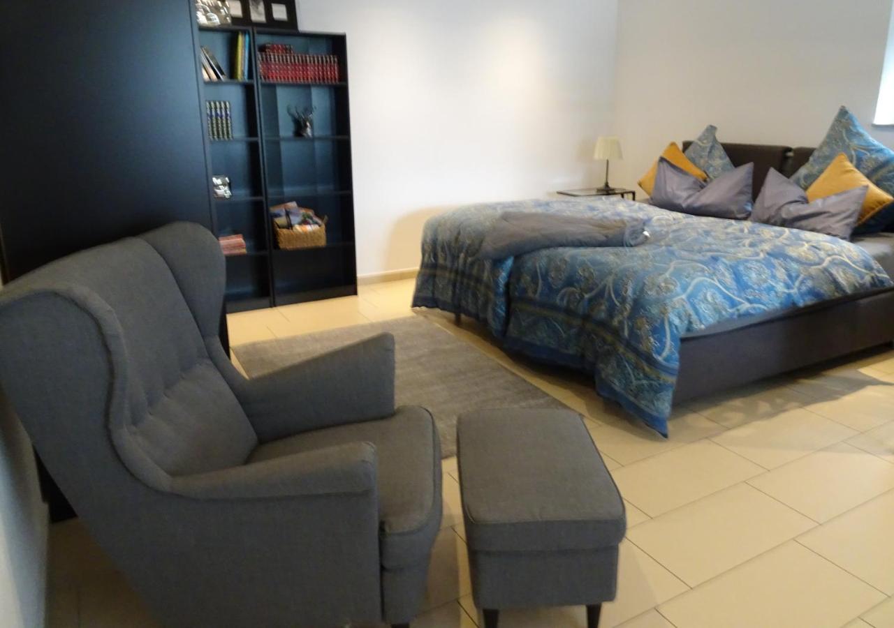 Schoene Ferienwohnung 2,5 Zimmer In Stadtnaehe Mit Eigenem Hofgarten Balingen Exterior foto