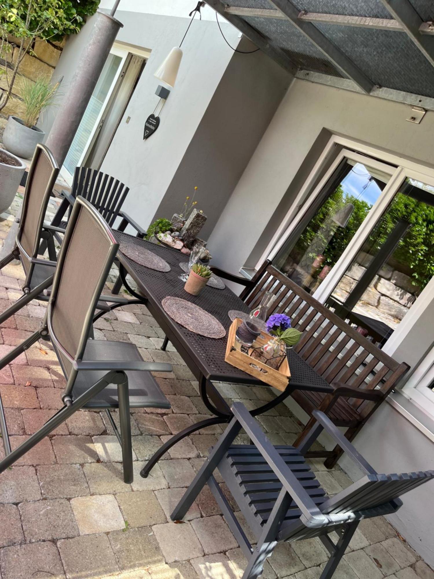 Schoene Ferienwohnung 2,5 Zimmer In Stadtnaehe Mit Eigenem Hofgarten Balingen Exterior foto