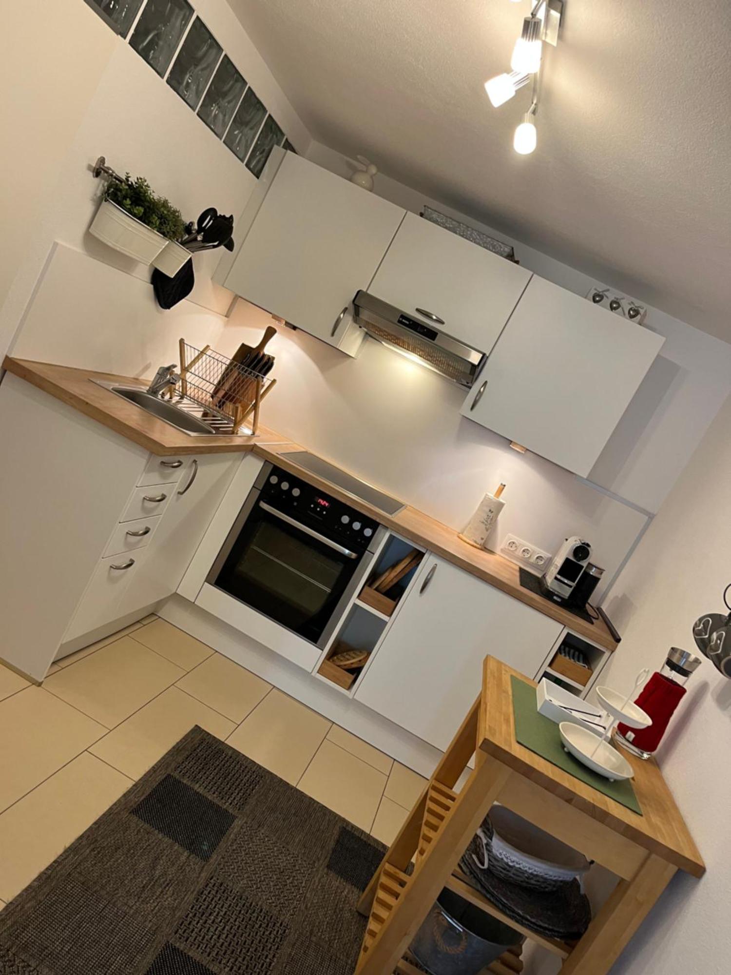 Schoene Ferienwohnung 2,5 Zimmer In Stadtnaehe Mit Eigenem Hofgarten Balingen Exterior foto