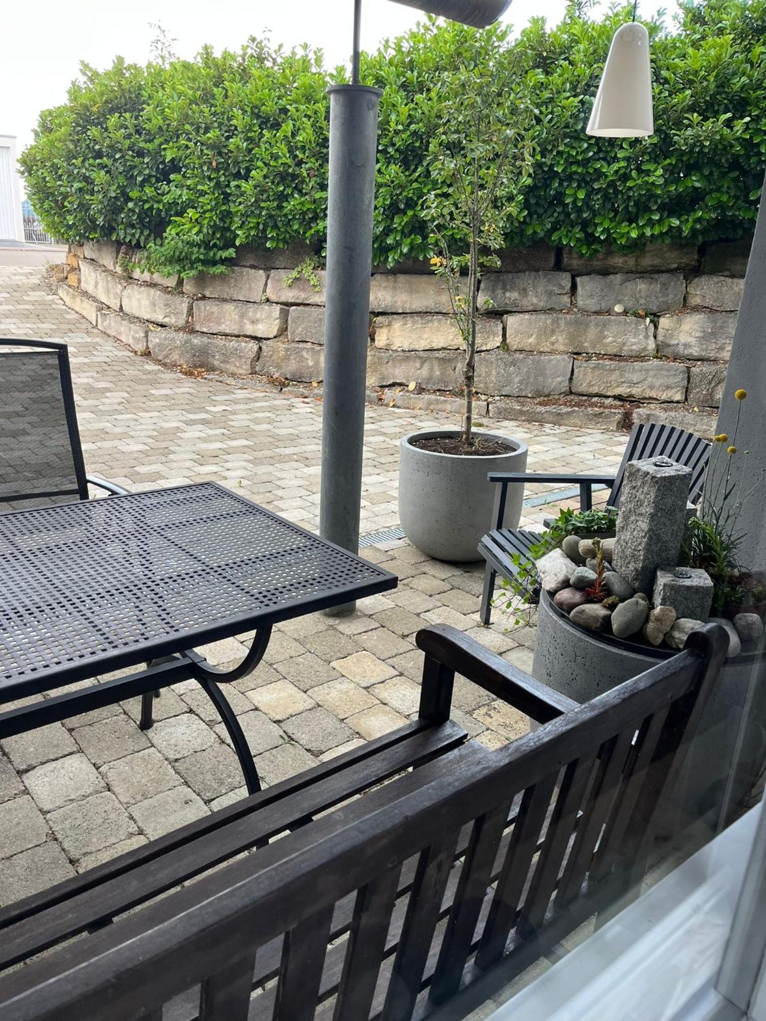 Schoene Ferienwohnung 2,5 Zimmer In Stadtnaehe Mit Eigenem Hofgarten Balingen Exterior foto